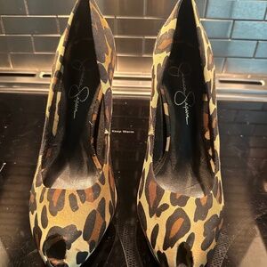 Leopard stiletto